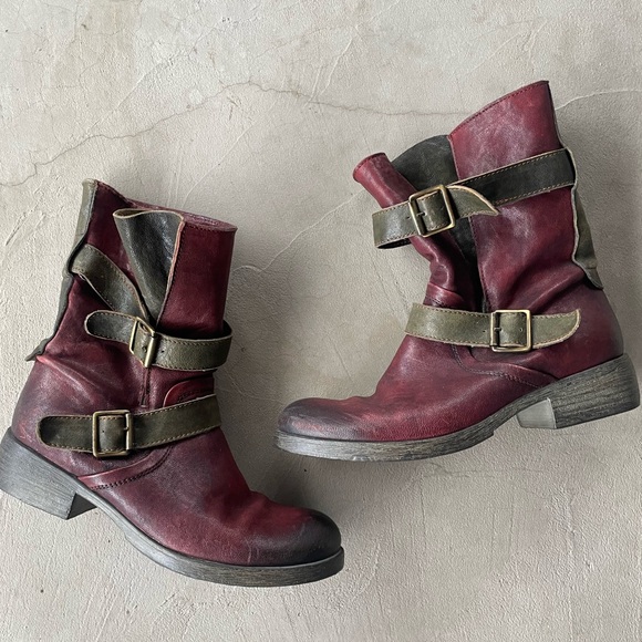 Siga Boots | Red and Green Women's Boots - Picture 2 of 6